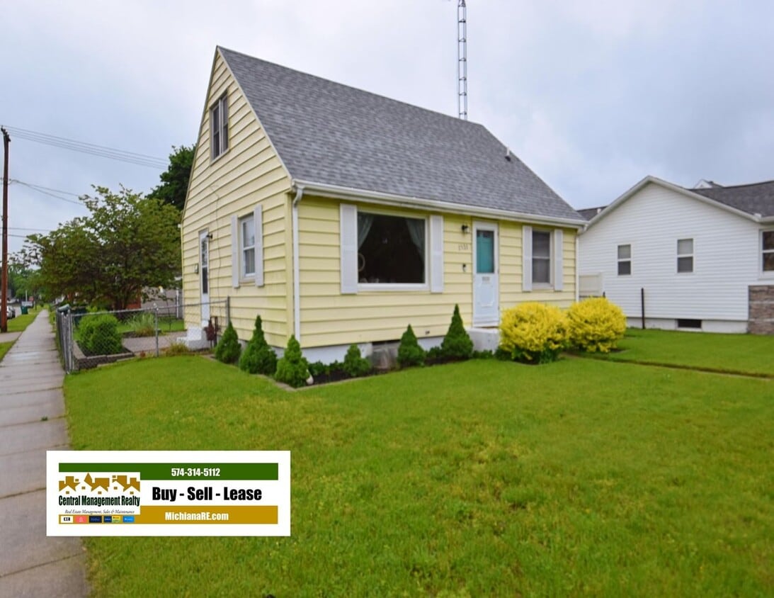 Primary Photo - Fully furnished home, 3 bedroom 2 full baths