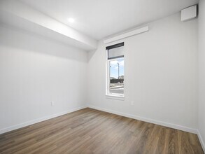 Building Photo - Sixty20 on 4th