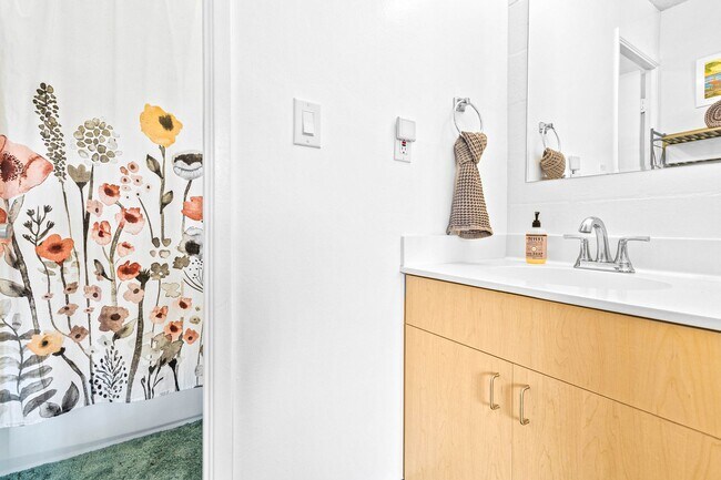 Foto del edificio - Cute and Newly Upgraded 1/1/1 near Ala Moana
