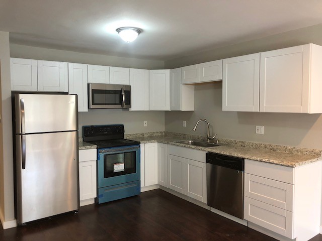 Kitchen - 405 W Main St