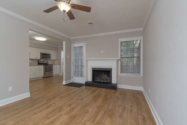 Building Photo - 1328 Springlawn Ct