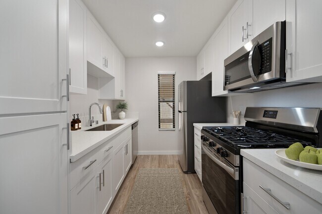 Foto del edificio - Park West Village Apartments