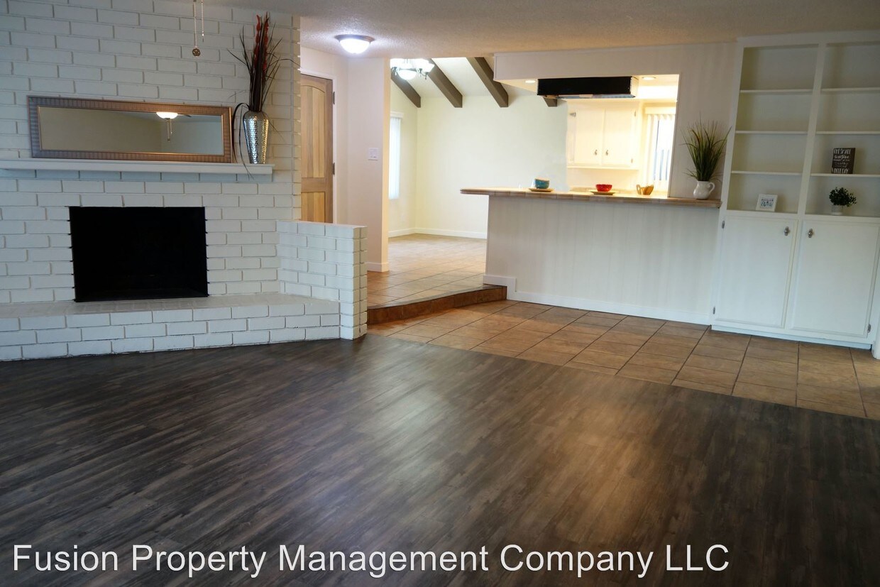 Foto principal - 2244 E 6th St