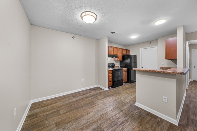 Building Photo - 2411 Hill St