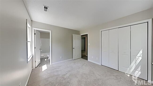 Building Photo - **Cozy Updated Bungalow near Downtown Durh...