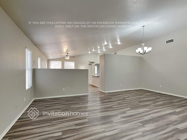 Building Photo - 8010 W Frank Ave