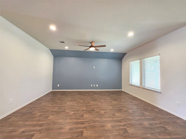 Building Photo - 40563 Birch Shadows Ct