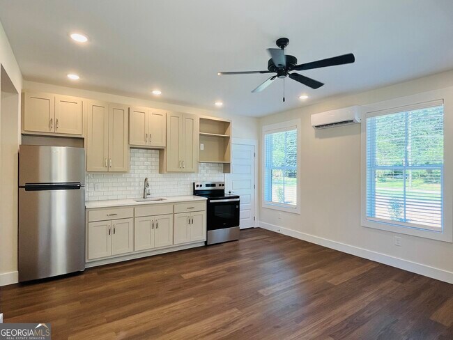 Foto del edificio - 105 Gardenia Ln