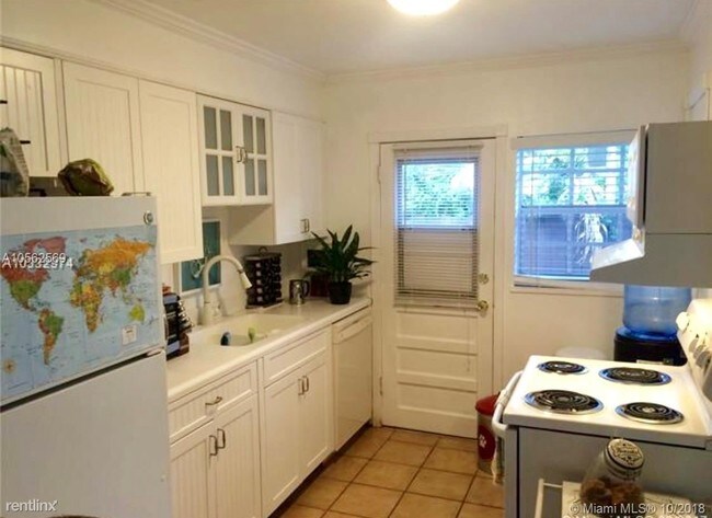 Building Photo - 1 br, 1 bath Apartment - 230 Hendricks Isle