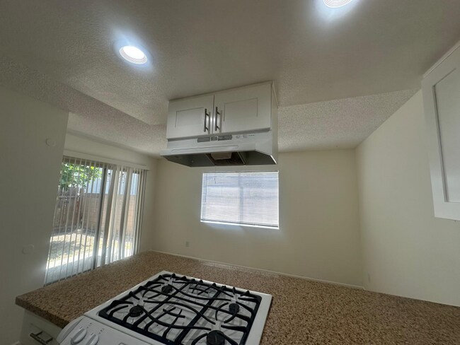 Foto del edificio - 8531 Rose St