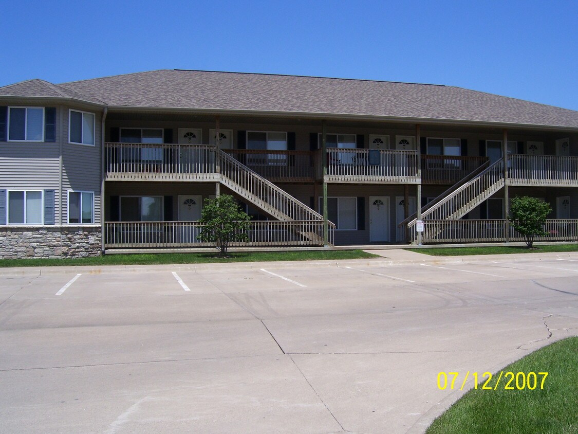 Apartments Near Eldridge