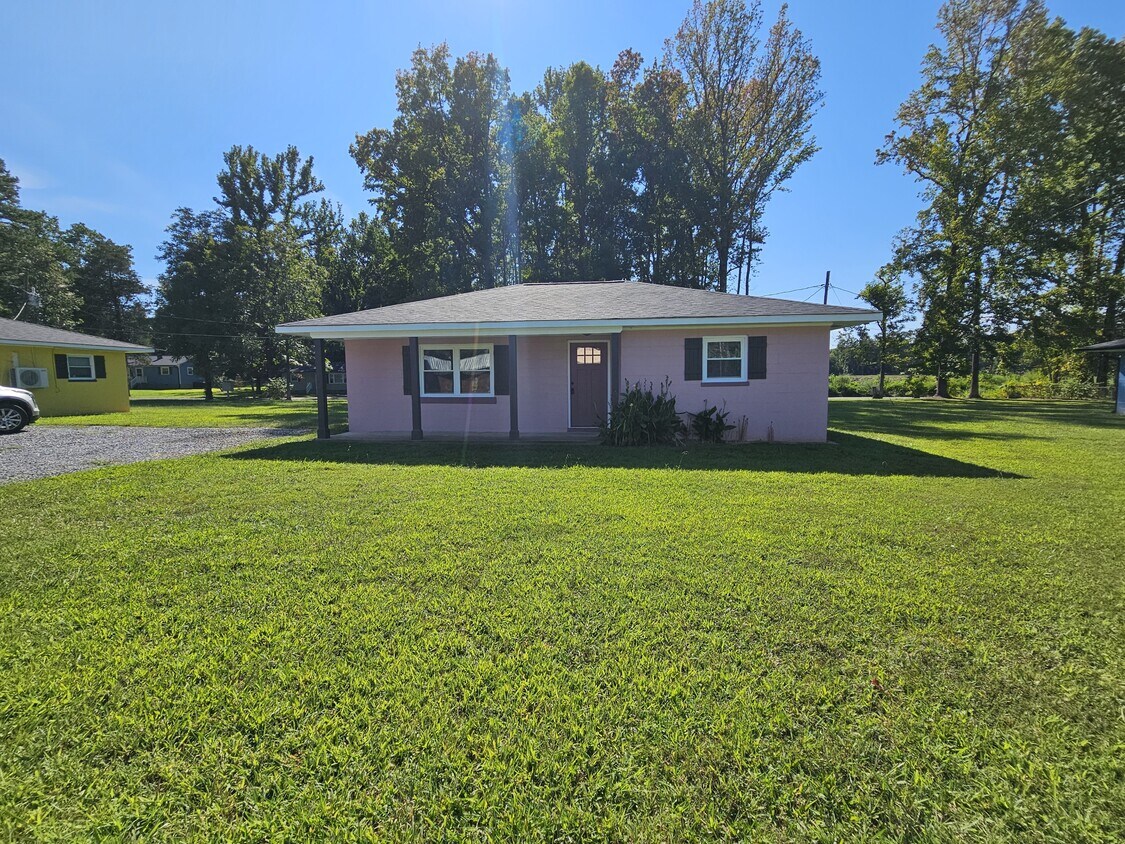 Foto principal - 2911 Dallas Cherryville Hwy