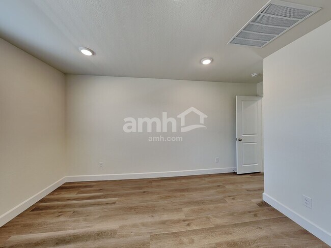 Building Photo - 149 Nico Azalea Ln