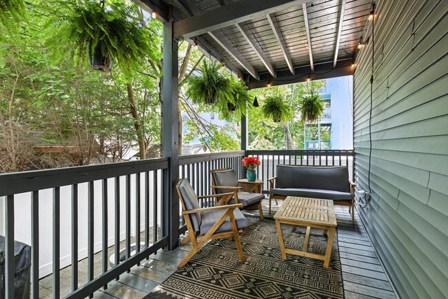 Foto del edificio - 227 Centre St