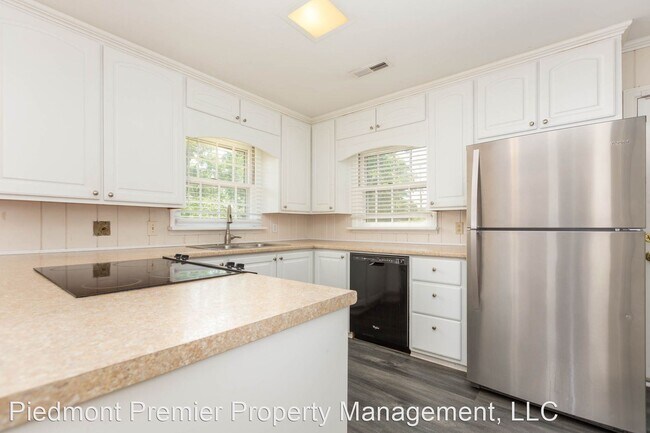 Building Photo - 3 br, 3 bath House - 130 N Gordon Dr