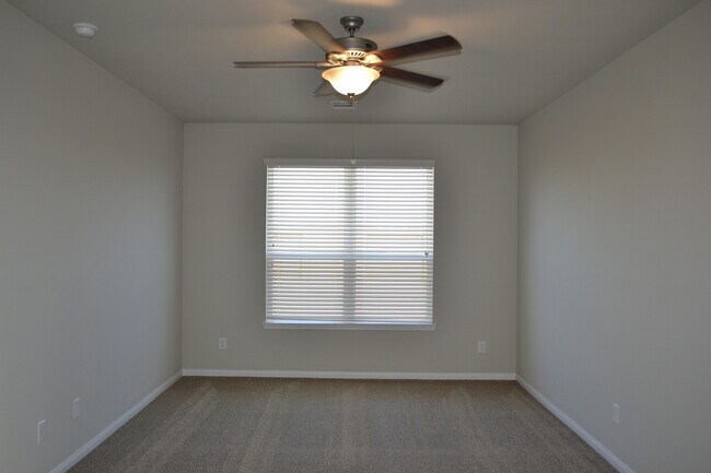 Building Photo - 4 Bedrooms 2.5 Baths House for lease in Ka...