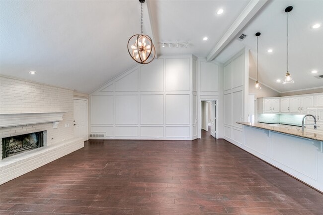 Photo - 6116 Southern Knoll Dr House