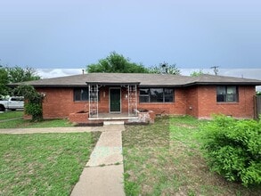 Building Photo - 5900 S Blackwelder Ave