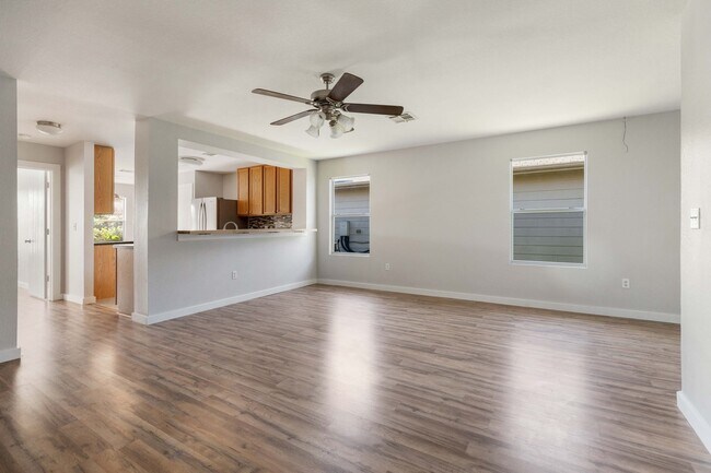 Foto del edificio - Updated 4/BR 2/BA Home Minutes from Downtown!