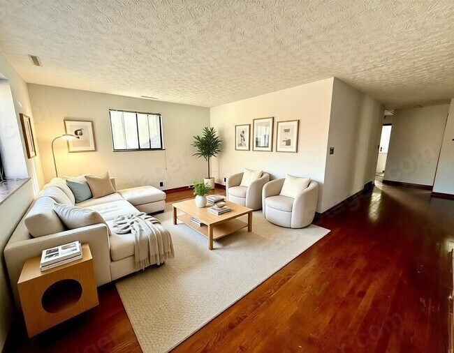 Foto del edificio - 295 E Whittier St