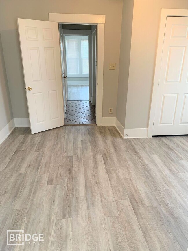 Foto del edificio - 520 E Day St