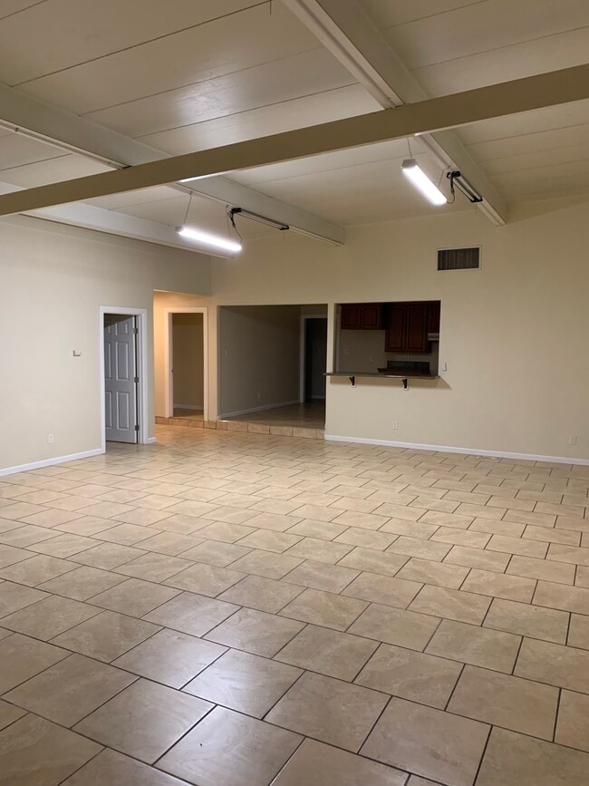 Building Photo - 329 McCord Ave