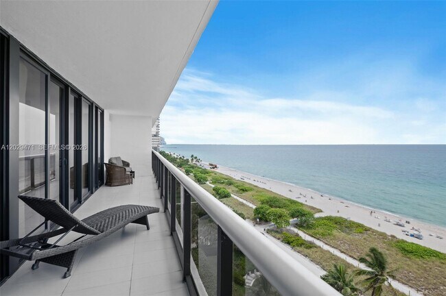 Foto del edificio - 9455 Collins Ave