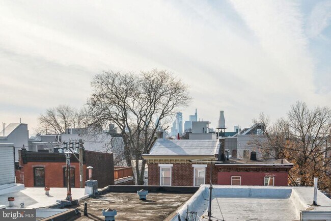Building Photo - 2405 CORAL St