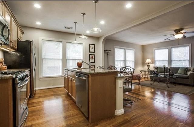 Foto del edificio - 5307 Maple Springs Blvd