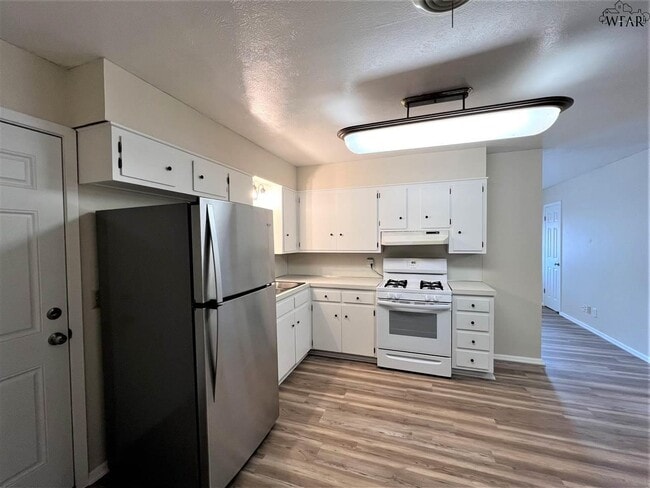 Building Photo - 4717 N Shore Dr