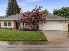 Building Photo - 1480 Arch Way