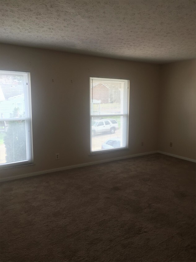 4400 Kanawha Turnpike Unit 2B, South Charleston, WV 25309 Room for