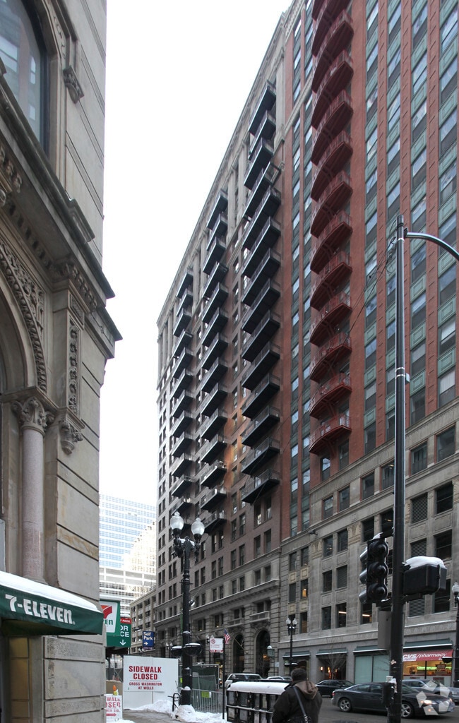 Building Photo - 215 W Washington