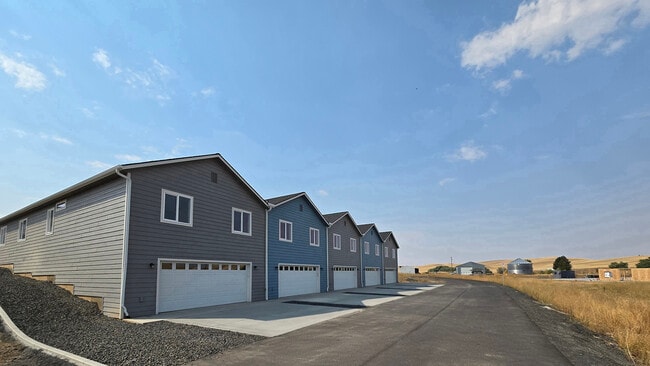 Garage View - 1408 Edington Ave