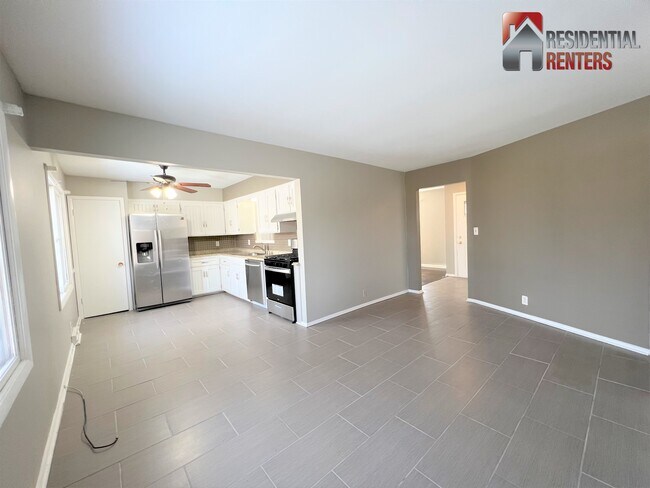 Foto del edificio - 8928 W Portage St