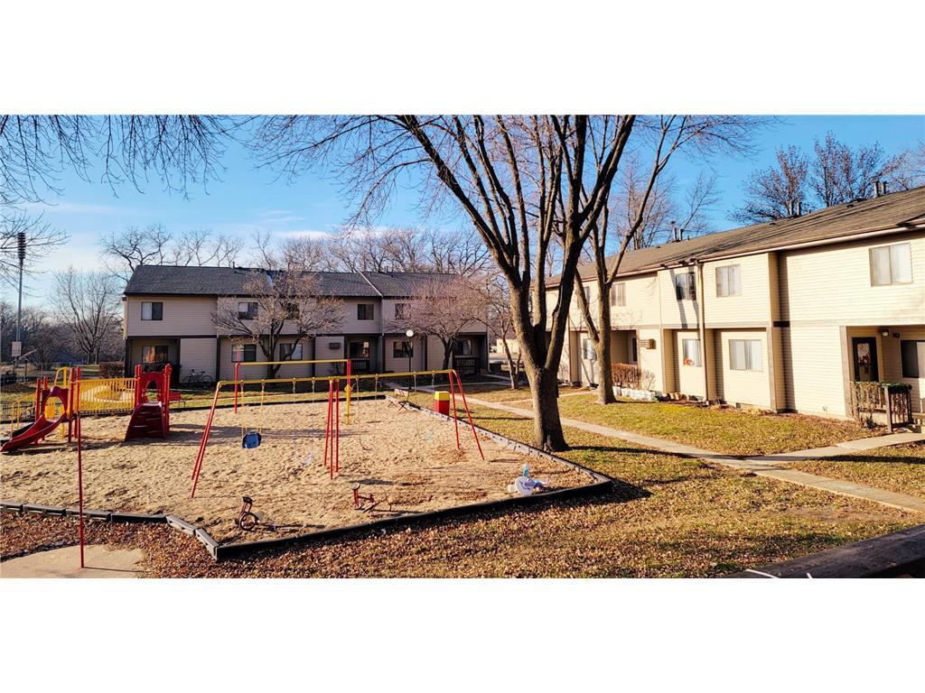 Primary Photo - 528 N Grant St