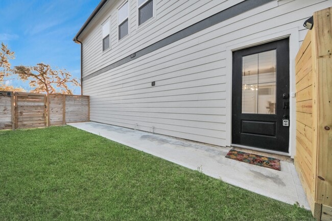 Building Photo - 4713 Talina Way