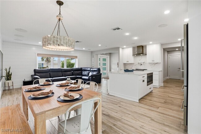 Foto del edificio - 6163 Plumosa Ave