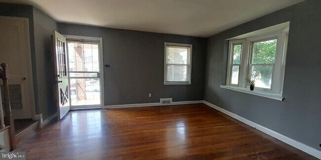 Foto del edificio - 1628 Gleneagle Rd