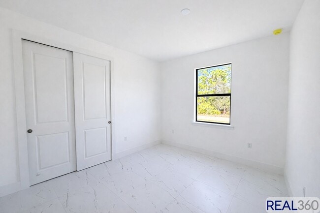 Building Photo - 936/938 HOMESTEAD RD S