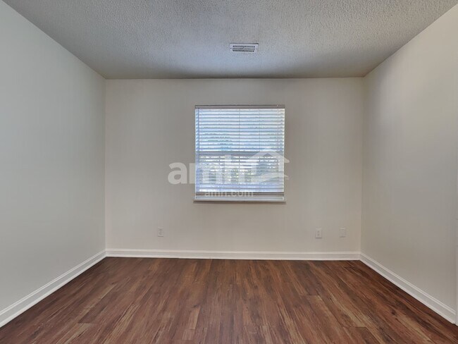 Foto del edificio - 7548 Applecross Rd