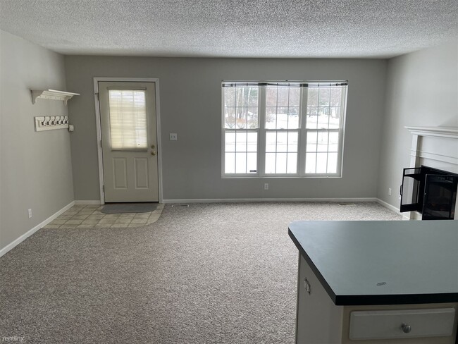 Building Photo - 2 br, 1 bath Condo - 15138 Wintergreen Ct