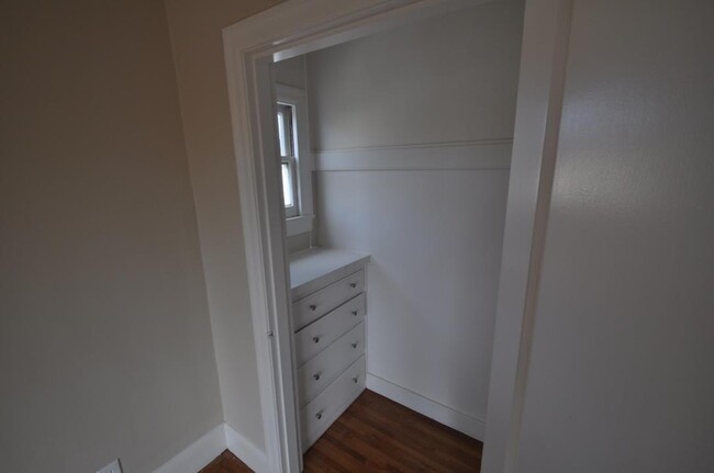 large closet - 859 Warfield Ave