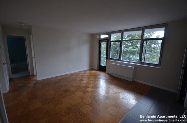 Building Photo - 125 Trapelo Rd