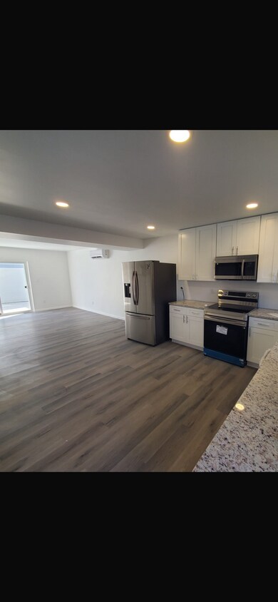 Foto del edificio - 240 N Courtland St