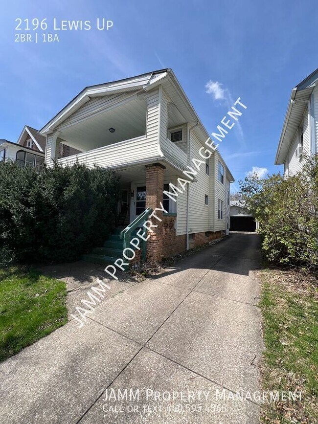 Building Photo - 2-Bedroom Duplex Apartment in Beautiful La...