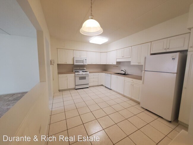 Building Photo - 2 br, 1 bath House - 5000 Oakton St