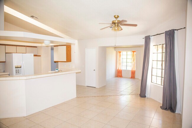 Foto del edificio - 68870 Tachevah Dr