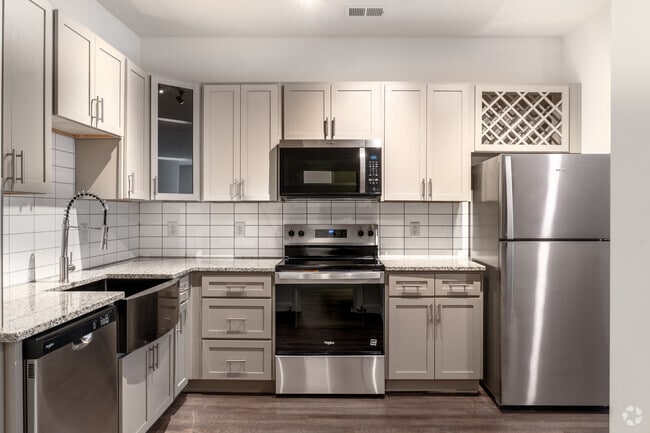 1BR, 1BA - 804SF - Kitchen - Comet North Raleigh