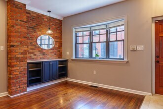 Building Photo - 2523 S Rosewood St